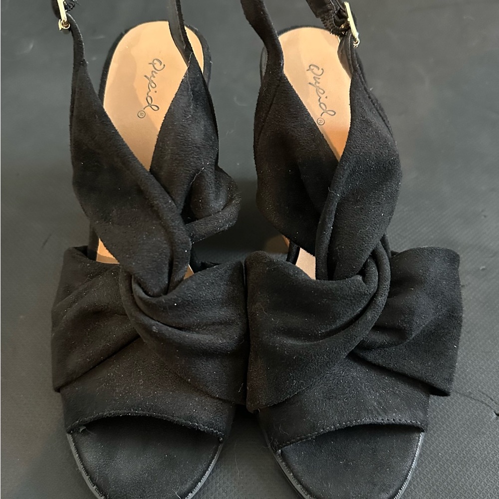 Qupid Suede Block Heel Sandals